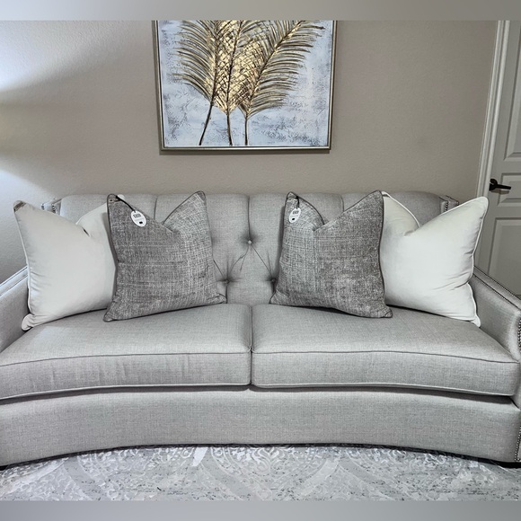 1-NWT CALLISTO HOME VELVET WEAVE DESIGN DECORATIVE
THROW PILLOWS - Picture 5 of 17